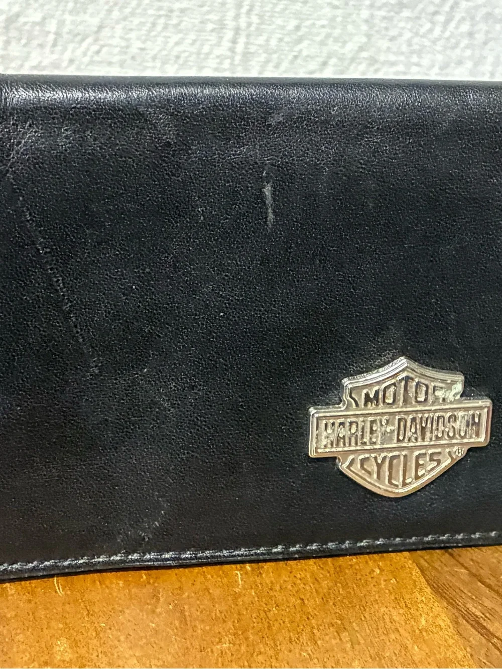 Vintages Harley-Davidson Black Leather Bifold Wallet with Silver Shield Emblem